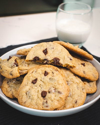 Keto Chocolate Chip Cookies